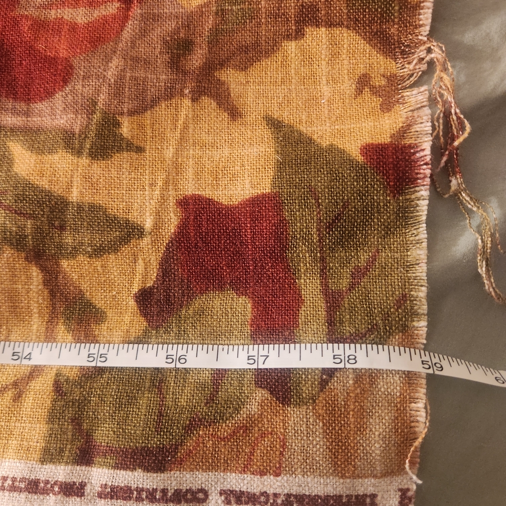 Floral Patterned Heavy Linen Fabric in Red, Green and Yellow. - Picture 5 of 14